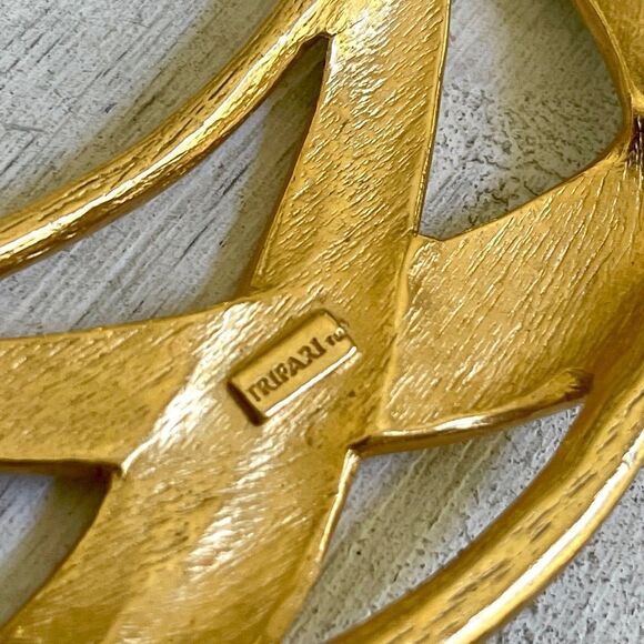 Trifari gold tone and black bib necklace - Picture 7 of 12